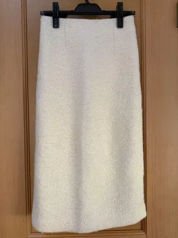 아이보리 보아 타이트 스커트 롱