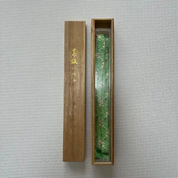 [새상품] 그린 컬러의 실크제 꽃 무늬 허리띠, 나무 상자 포함