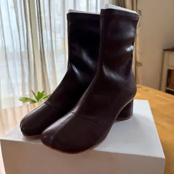 미사용 새상품! Mal. 브라운 지퍼 달린 부츠 중간 힐 레레레님