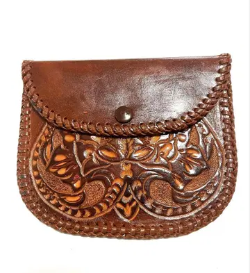 카빙 가죽 브라운 파우치 천연 가죽 새상품급