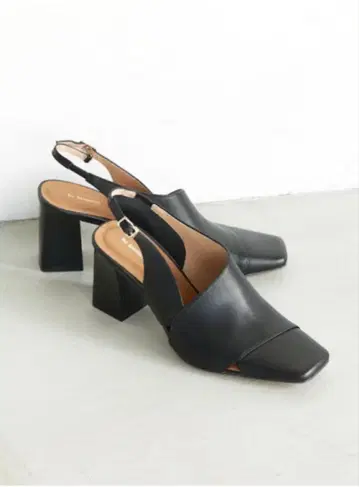 비대칭 스퀘어토 샌들 블랙 L 사이즈