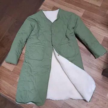 올리브 그린 퀼팅 자켓