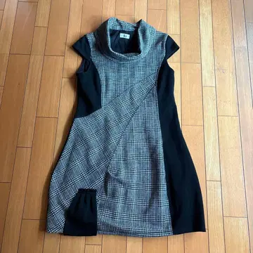 t.b (Teresa van Buren) 반팔 코쿤 실루엣 원피스 40