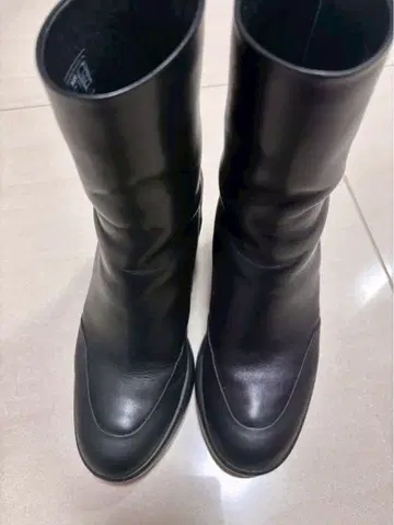 ecco 블랙 지퍼 슬림핏 부츠