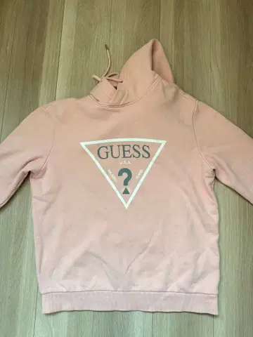 GUESS 핑크 후드 부착 후드티