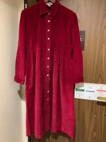 빨간색 코듀로이 긴팔 롱 원피스
