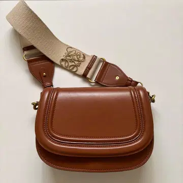 ZARA 브라운 숄더백 플랩 포함