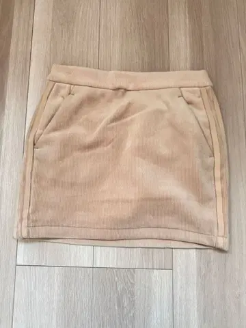 adidas 베이지 타이트 골프 스커트