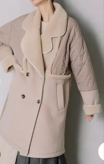 MARECHAL TERRE 베이지 보아 자켓 코트