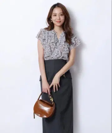 JUSGLITTY 서스펜더 플랩 타이트 스커트 새상품