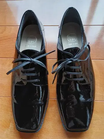 스퀘어토 레이스업 슈즈