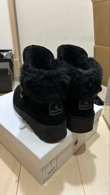 블랙 스웨이드 퍼 숏부츠