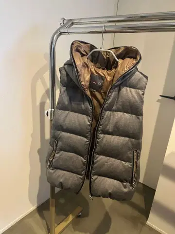 듀베티카 후드 부착 다운 베스트 그레이 사이즈 40