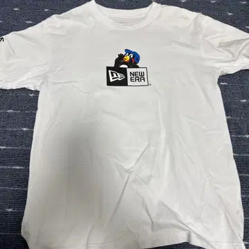 NEW ERA 츠바쿠로 셔츠 M 사이즈