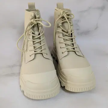 ZARA 화이트 부츠 EU41 25.5cm 레이스업 앵클부츠