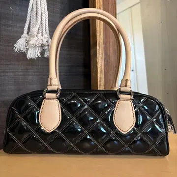 새상품급 긴자 카네마츠 에나멜 퀼팅 핸드백 미니 보스턴 백