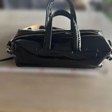 블랙 숄더백 에나멜 천연 가죽