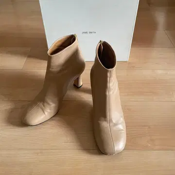 JAME SMITH 베이지 가죽 숏부츠 36