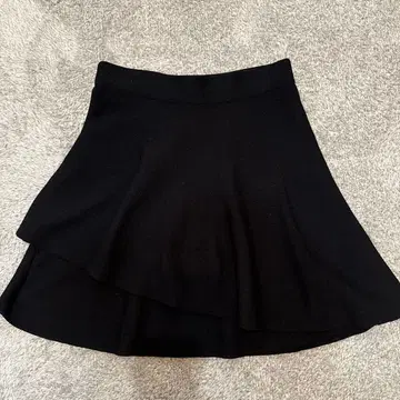 ZARA BASIC 미니 니트 플레어 스커트 L 블랙