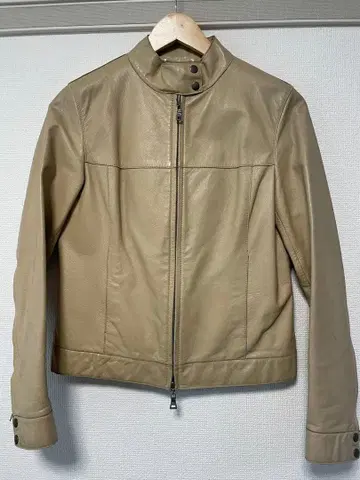 베이지 가죽 자켓 스탠드 카라