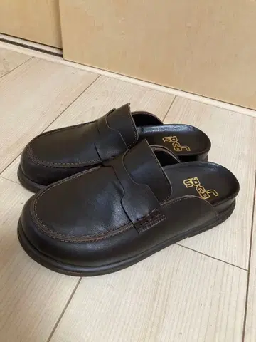 저널 스탠다드 뮬 로퍼