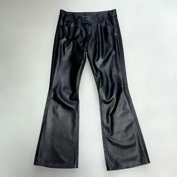 새상품급 블랙 가죽 플레어 가죽 팬츠