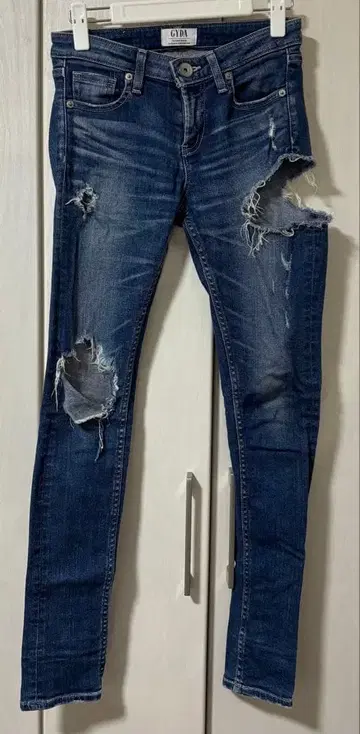 GYDA / 데미지 진 / M / 중고