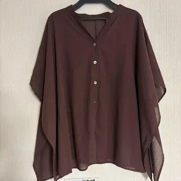 스트로베리 필드 ICHIE 브라운 오버 사이즈 V넥 셔츠