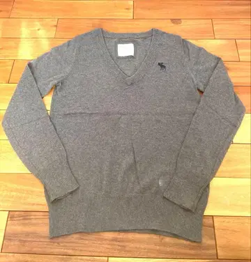 Abercrombie & Fitch 그레이 V넥 스웨터 M
