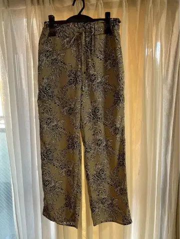 꽃무늬 와이드 팬츠 베이지