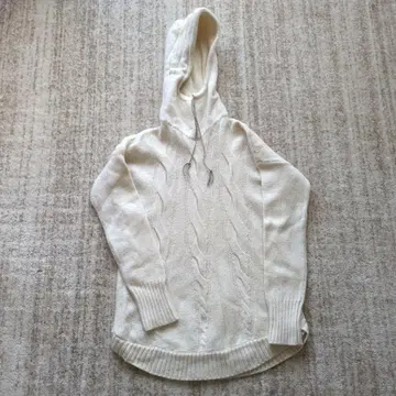 로레나 안토나치 케이블 니트