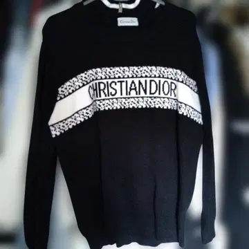 블랙 니트 스웨터