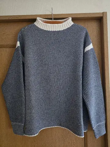 휴먼 우먼 니트 오프 x 네이비