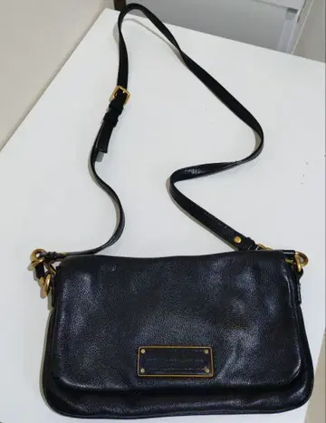 마크제이콥스 블랙 가죽 숄더백