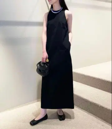 투모로우랜드 BACCA 블랙 아메리칸 슬리브 롱 원피스 36