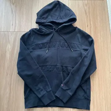 TOMMY HILFIGER 네이비 후드 부착 자수 후드티