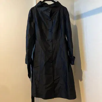 블랙 버튼 코트 허리 벨트 포함
