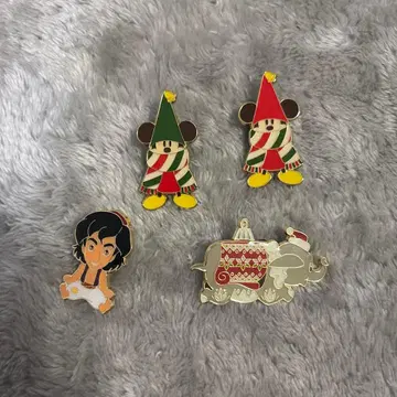 디즈니 크리스마스 핀 배지 4개 세트