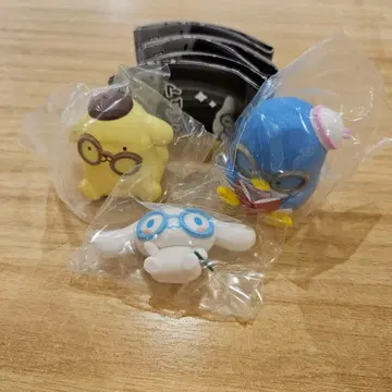 산리오 캐릭터즈 안경 소녀 *푸딩*턱시도샘*시나모롤