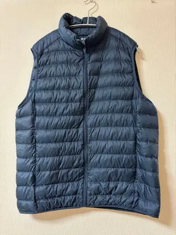 유니클로 울트라 라이트 다운 베스트 네이비 XL 사이즈 남성용