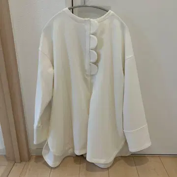 eLLa 프론트 스캘럽 풀오버