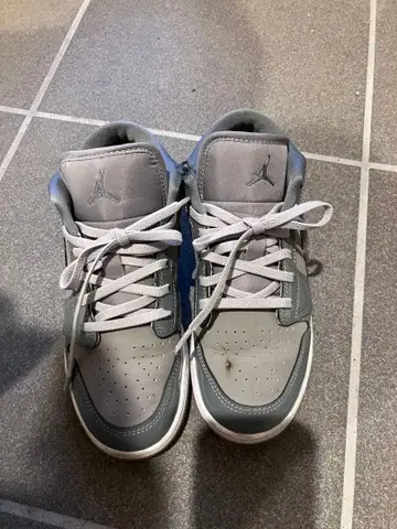 조던 그레이 스니커즈 3.5Y 22.5