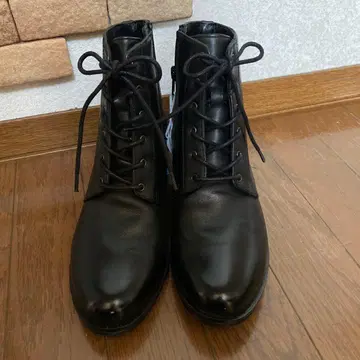 가죽 블랙 레이스업 부츠