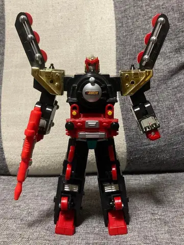 치프토이 기관차 로봇 레트로