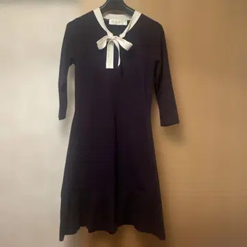 토코 클로젯 보타이 원피스 니트