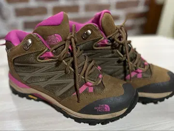THE NORTH FACE 등산화 브라운/핑크 23cm 작음