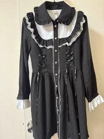 시크릿허니 Secret Honey 카라 부착 프릴 원피스