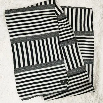 새상품급 NUNOWORKS 스톨 머플러 블랙 x 화이트