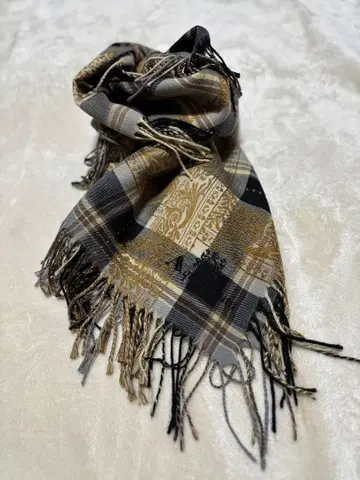 [ 컨디션 최상 ] 아쿠아 스큐텀 체크 무늬 로고 자수 대형 스톨