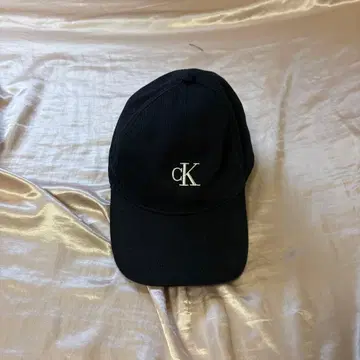 캘빈 클라인 블랙 야구 모자